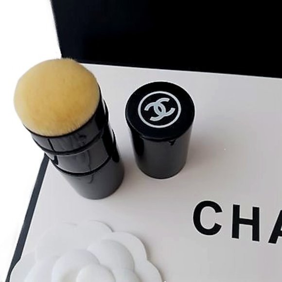 CHANEL Makeup Chanel Les Beiges Pinceau Kabuki Retractable N8 Poshmark